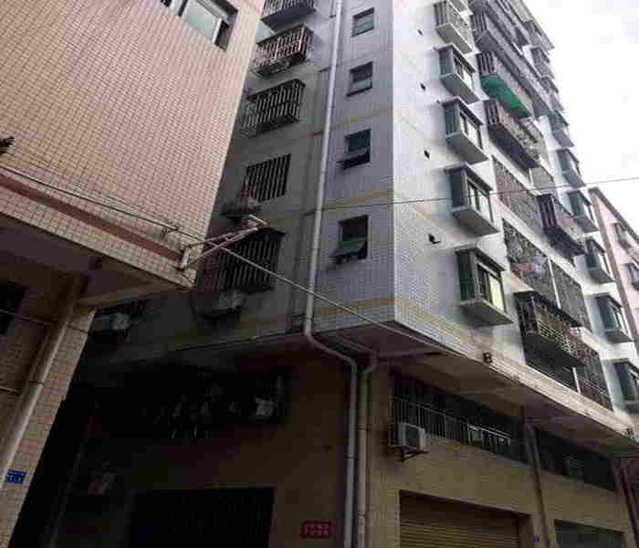 出售小產(chǎn)權(quán)房:新坪公館