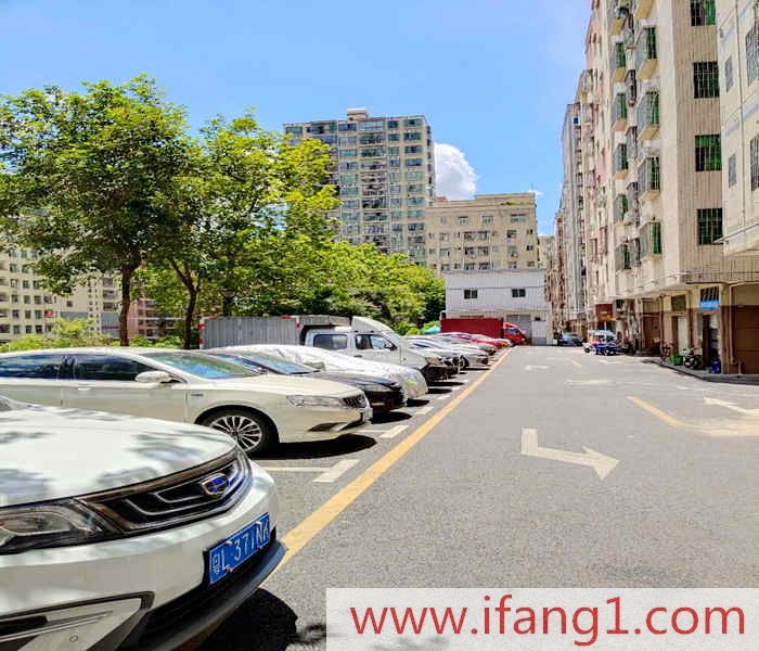 <a href=/longhua/ target=_blank class=infotextkey>大浪小產權房出售</a>信息